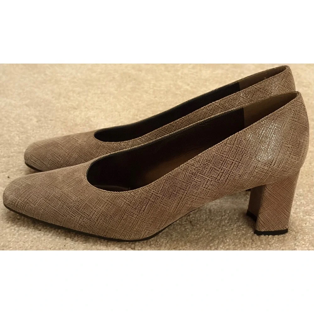 Stuart‎ Weitzman Taupe Metallic Textured Block Heel Pumps Square Toe 8.5 B